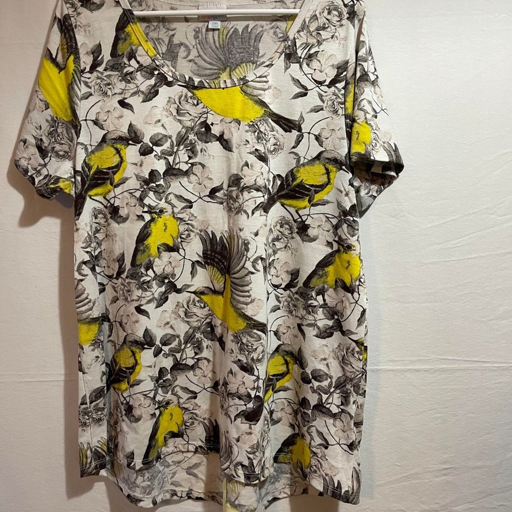 LuLaRoe Classic T shirt